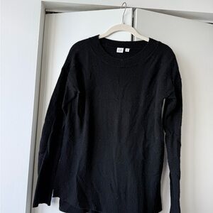 GAP Women's Classic Black Crew Neck Sweater